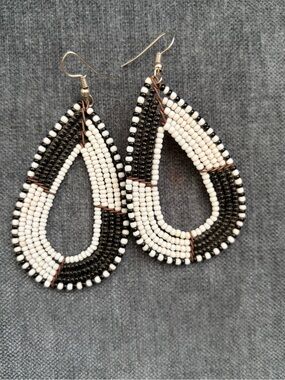 NEW African Handmade Beaded Black White Earrings. Bought in Africa. Masai